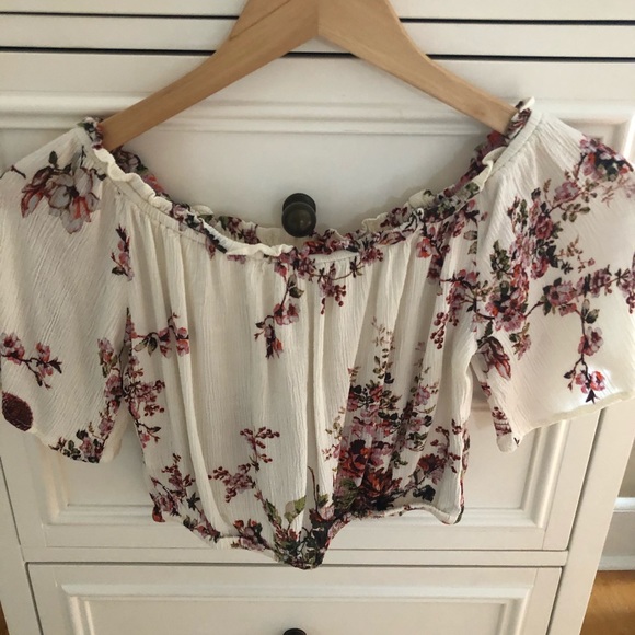Floral Off The Shoulder Crop Top - Picture 5 of 5